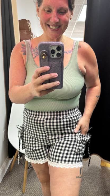 Gingham shorts with side pockets