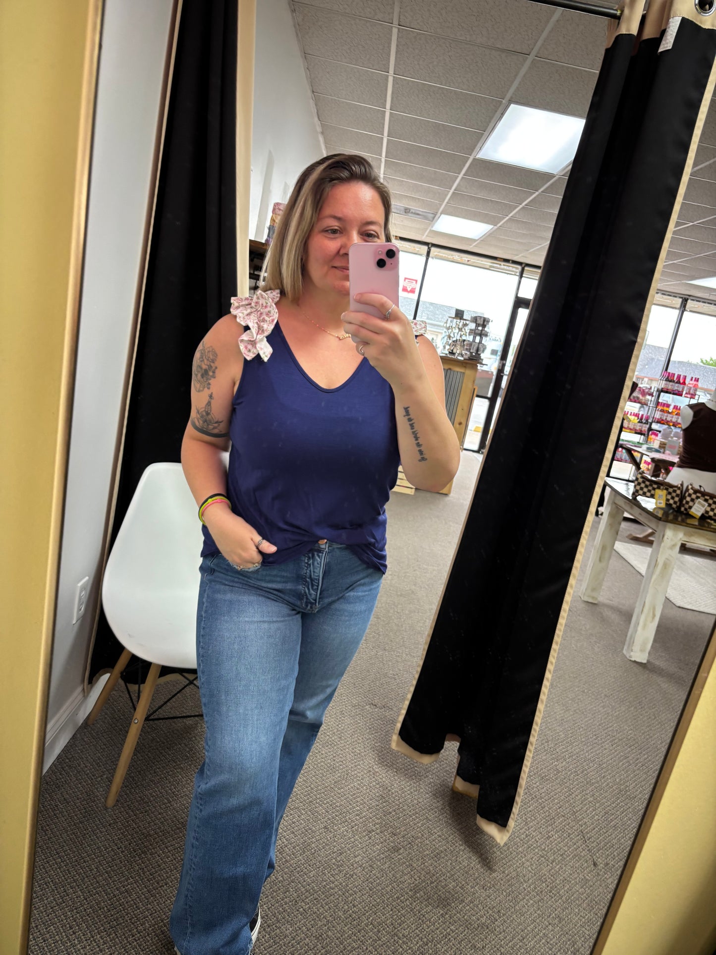 V Neck Solid Top With Floral Printed Ruffle Detail Plus Size